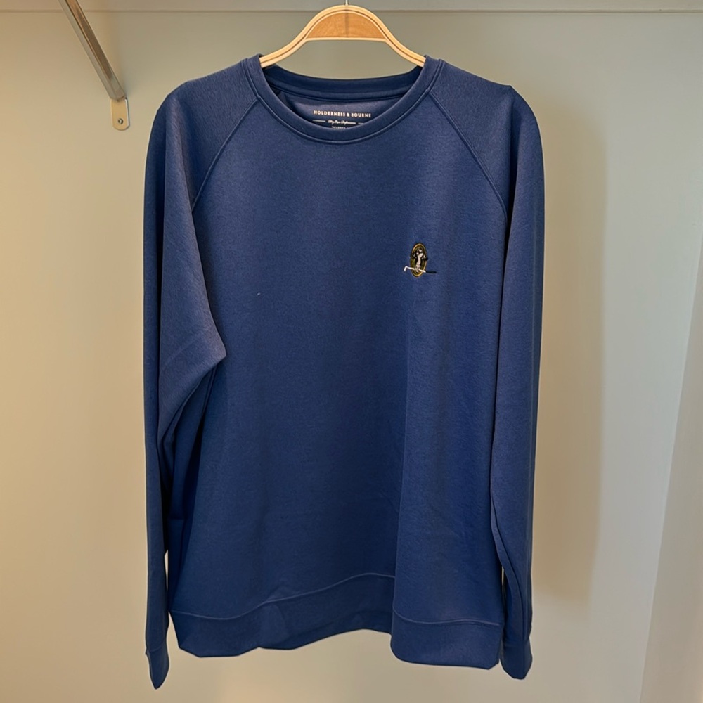 Holderness & Bourne sweater size large color blue with golf logo on front chest